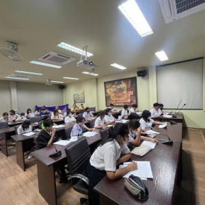  วิทยาลัยช่างศิลปสุพรรณบุรี นักเรียนระดับชั้น ปวช.1-2 ทุกคน ได้เข้ารับฟังการชี้แจงรายละเอียดเกี่ยวกับสาขางานเพื่อเตรียมความพร้อมในการเลือกสาขางานที่นักเรียนสนใจ