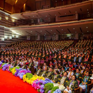 สมเด็จพระกนิษฐาธิราชเจ้า กรมสมเด็จพระเทพรัตนราชสุดาฯ สยามบรมราชกุมารี เสด็จพระราชดำเนินแทนพระองค์ ในพิธีพระราชทานปริญญาบัตรแก่ผู้สำเร็จการศึกษา จากสถาบันบัณฑิตพัฒนศิลป์ กระทรวงวัฒนธรรม ประจำปีการศึกษา 2567 ณ หอประชุมใหญ่ ศูนย์วัฒนธรรมแห่งประเทศไทย